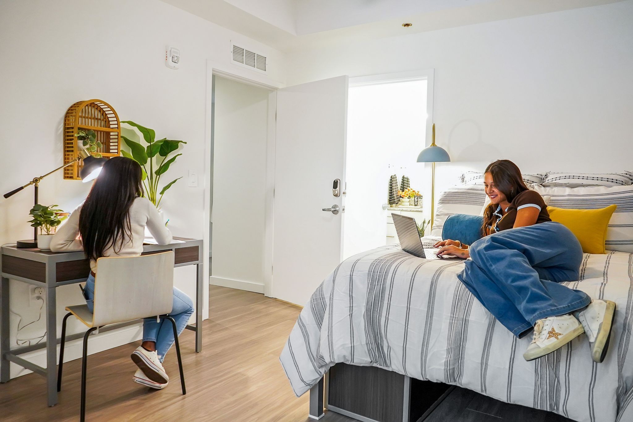 29 311 N Newport Ave Tampa FL 33606 Bedroom DSC02484